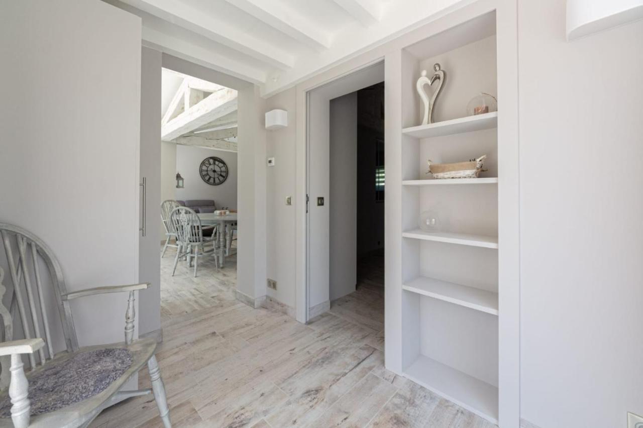 Villa Les Trois J 格里莫 外观 照片