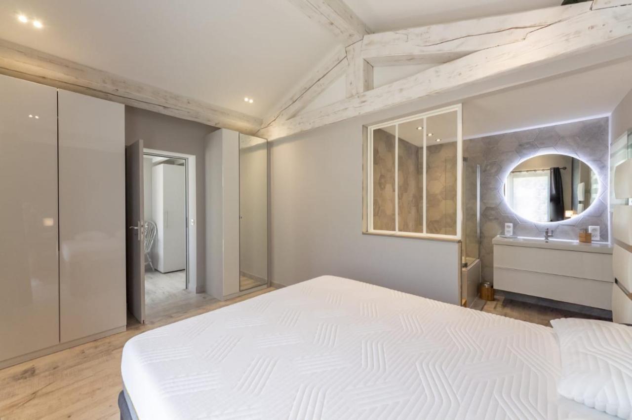 Villa Les Trois J 格里莫 外观 照片